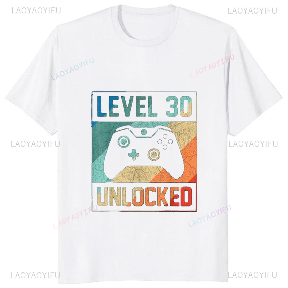 T-shirt desbloqueada com nível - Street Fashion Magazine avaliação e preço